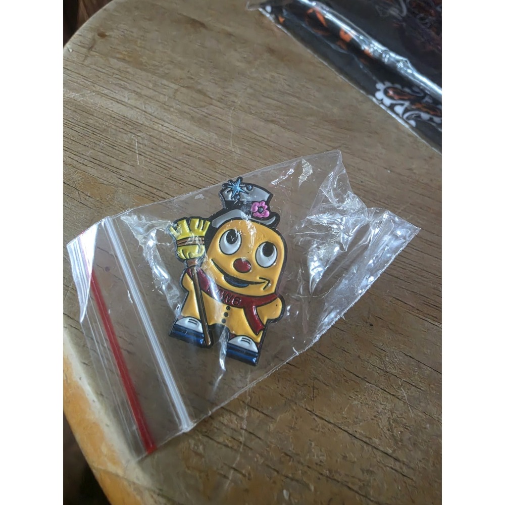 Frosty the Snowman‎ peccy pin